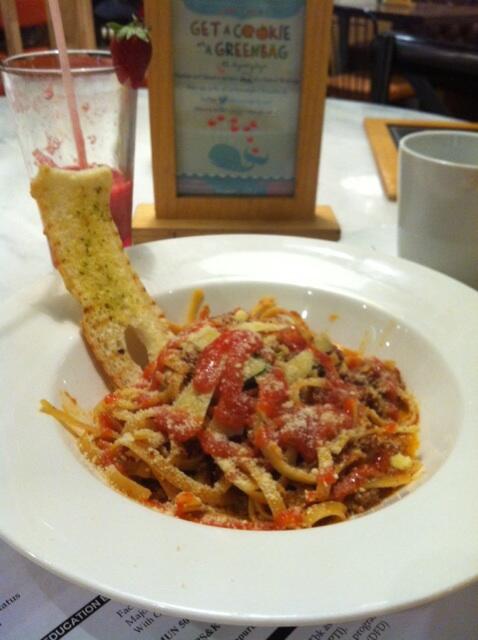 pu3pertiwi's tweet photo. Yummy.. Must be try @hummingbird_eat http://t.co/7xLj7ZEgT6