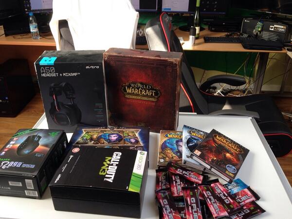 JeffersonPrince's tweet image. GIVEAWAY! Choose 2 things &amp;amp; RT for a chance to win! Must be following!