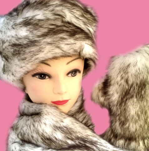 Hurry down to The Accessory Den and grab a gorgeous faux fur hat, glove and scarf set! Only £19.99! <a href="/accessory_den/">The Accessory Den</a>
