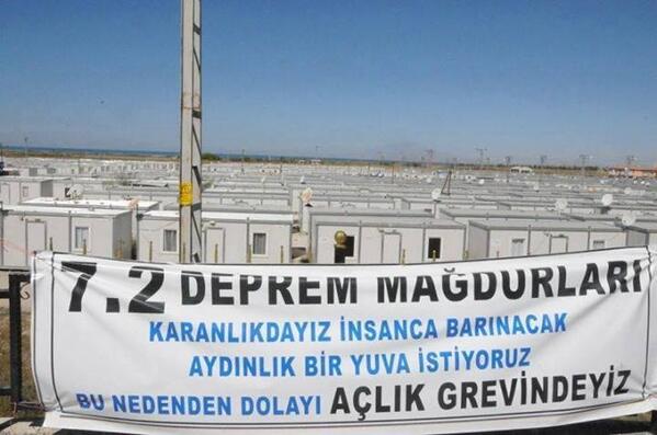 RustemBatum's tweet photo. Van'da depremde ölmeyenler açlık grevinde ölecek . Bu konu Fatih Terim'in ne olacağından  daha önemli değil mi? http://t.co/2AWVLqz1de