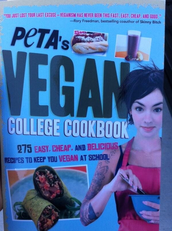 SAVVYRochester's tweet photo. First #VegChallenge prize here. Thanks @peta2 ! http://t.co/CiOuWtibyD