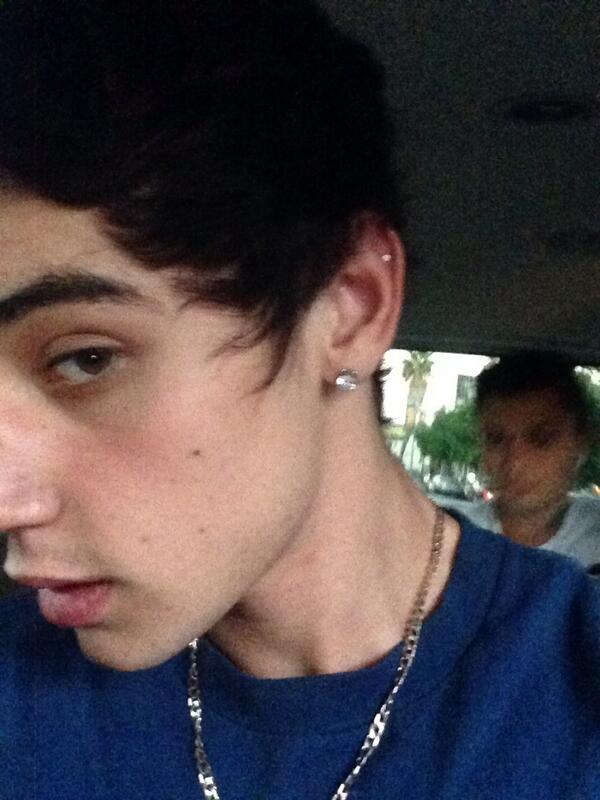 Jai Brooks on Twitter "Got another earring ) http//t.co/Nt1bc736i8"