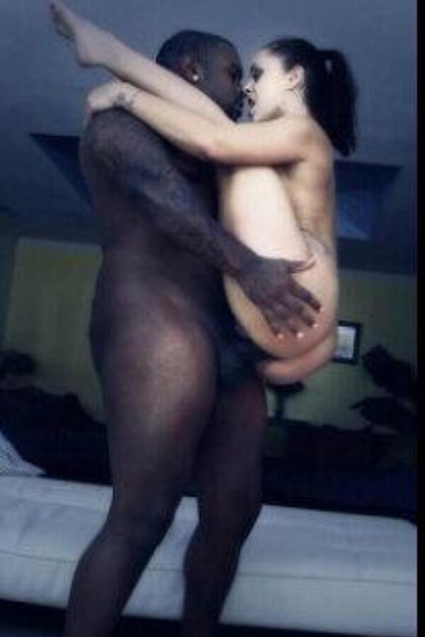 lnterracial's tweet photo. #Latina #BBC http://t.co/k4z0oS0kgi