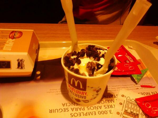 SaraMartinAngel's tweet photo. En en mac con mi xica @inmaGomez86 http://t.co/1qBaoBO3Ja