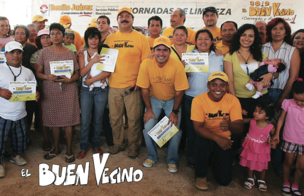 JulianRicalde's tweet photo. La cruzada de limpieza "El Buen Vecino" atendimos 68 SM y premiamos a 900 buenos vecinos #2doInformeBJ http://t.co/66efLdSho4