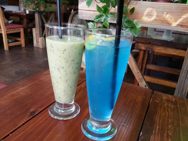 cafetov's tweet photo. 블루레몬 에이드와 키위 쥬스 어떤가요?^^ http://t.co/EAvV5jAh3G