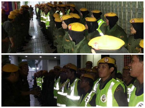 RELAKUCHING_SEL's tweet photo. 200 aggta terlibat utk bantuan kawalan keselamatan bersama @PDRMsia smpna Raptai Sambutan Hari Malaysia @RELA_Sarawak http://t.co/a2WL0fbd4z