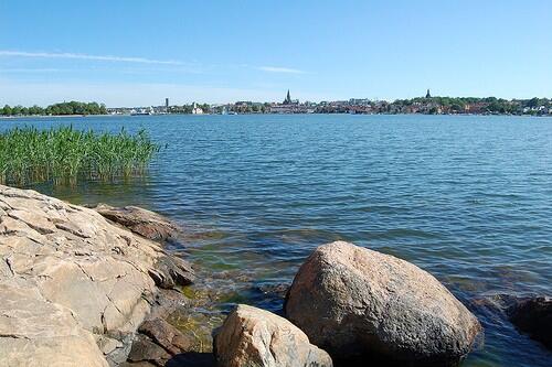 vastervikframat's tweet photo. Stadskärna med närheten till havet gör #vvik #vastervik unikt! Skärgårdsstaden i Småland  #skargardsstaden #smaland http://t.co/6LC9PFjwCS