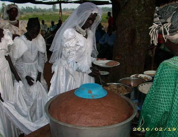 newvisionwire's tweet photo. Upcountry Wedding #UgandaStyle http://t.co/XTqX6SRZSe