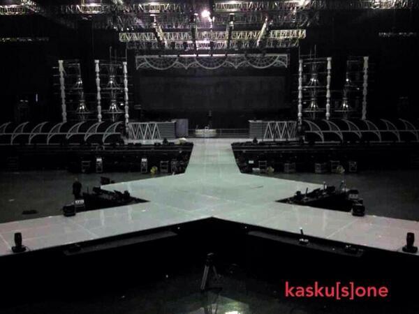[PIC][13-09-2013]SNSD khởi hành đi Indonesia để biểu diễn "2013 Girls' Generation World Tour ~Girls & Peace~ in JAKARTA" vào chiều nay - Page 2 BUC9lvQCMAALVqh