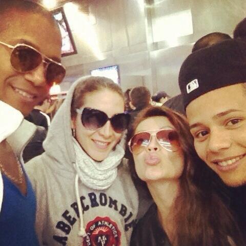 SoonerRodriguez's tweet photo. Si q pasamos ricosss,, no todo puede ser trabajo,,,,🎬 http://t.co/8ZPHcYBNv8