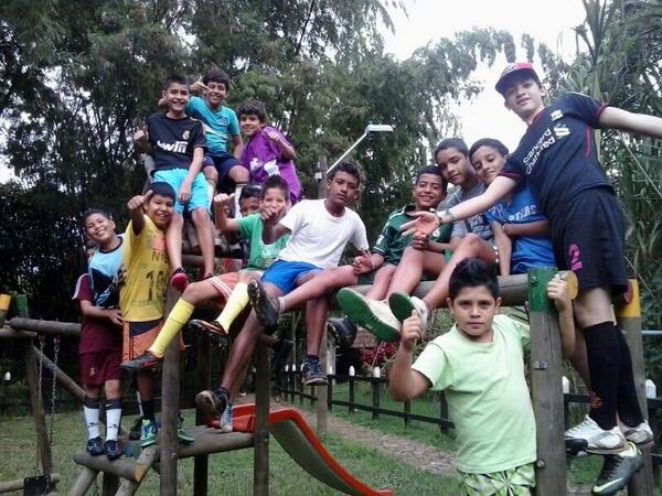 SoonerRodriguez's tweet photo. Los fans de medellin de pandillas guerra y paz 2,, gracias ,,, somos gracias a ustedes🎬👏 http://t.co/o4dylMKeWW