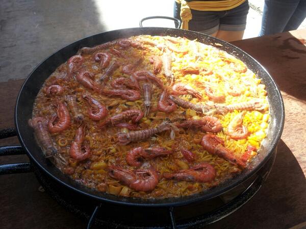 penyaMTP's tweet photo. Dia de les paelles i nosaltres com sempre fideua!! :-) http://t.co/b1zukoxweo