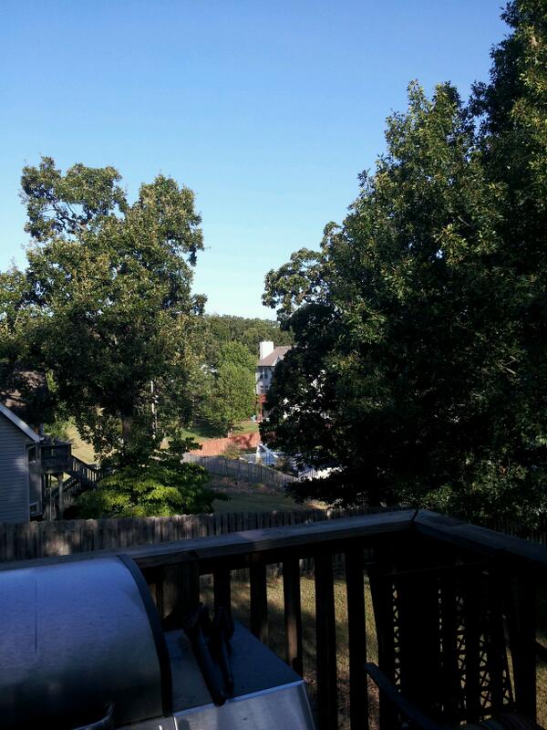 maggiemiller018's tweet image. Not a bad view for breakfast. It's so gorgeous out, finally starting to feel more like fall! #ILoveFall #BeautifulOut