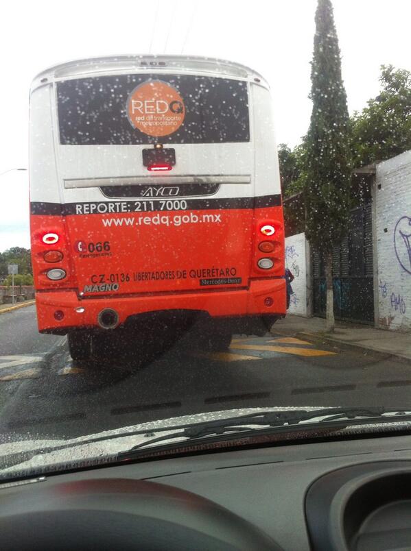 Nattnava's tweet photo. @RedQMx @IliTrejo que tal esta unidad que se paraba cada esquina y busque su placa y no tiene #RedQ http://t.co/otxpIEcMoB