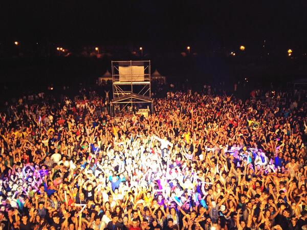 DjJaviReina's tweet photo. Grandisima la noche de ayer en Guadalajara y enorme el público...un 10!
#ILoveIt @SuperMartXeWT 🙌🙌🙌 http://t.co/iB8VJjDhr1