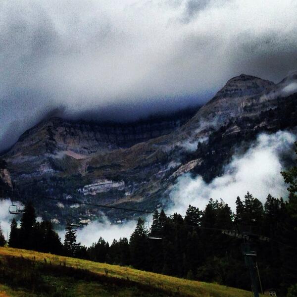 Low clouds @SundanceResort this morning.  #isitsnowingyet