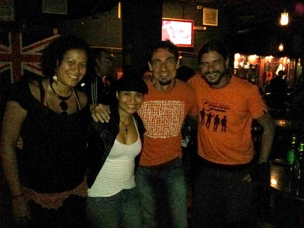 tomrogghe's tweet photo. mode "seguidor de estrella" on, backstage con @Carolina_Dubois en La Catedral del Rock! http://t.co/eLbwBmj2mJ