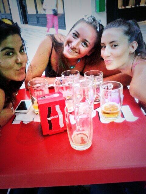 palomi16's tweet photo. "@BcamaraCalzas: Con las mejores y sin la pequeña @TaniTapi #cuchus @Lauri_cid @paulacastrillo @palomi16 http://t.co/aeHtTWEvzp"