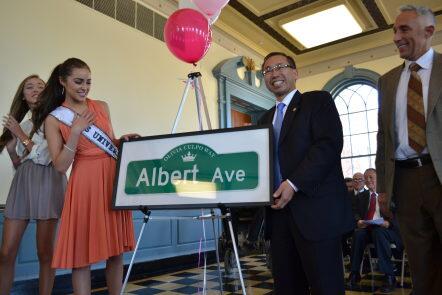 Thx to the <a href="/cranstonpatch/">Cranston Patch</a> for this great photo of <a href="/oliviaculpo/">Olivia Culpo</a> wearing #vonvonni at her #OliviaCulpoWay dedication