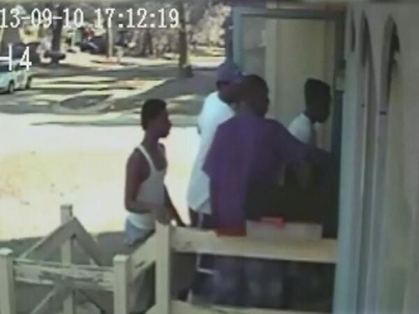 KSHB41's tweet photo. Please RT | VIDEO: Police search for teens who robbed disabled vet's home twice in two days - http://t.co/86gX7Instm http://t.co/KktLAxQFsv