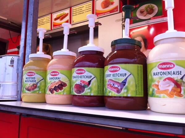 JaakFrancken's tweet photo. Ook op #appelpop lusten ze onze #manna sausen!!! http://t.co/r69fQ9RYth