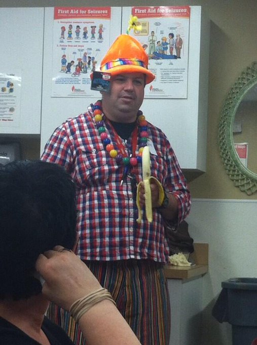 Why? http://t.co/iaWySYCdKt<a href="/tag/awkward"class="tags"><span>#awkward</span></a>