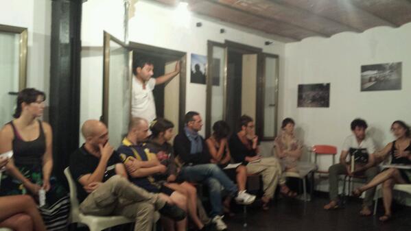 LaDispersaBcn's tweet image. &quot;@vergman_: Una parte del círculo de presentación del #HubMeeting cc/ @hubmeeting2013 @LaDispersaBcn http://t.co/UwoQ9kwhao&quot; #HMbcn