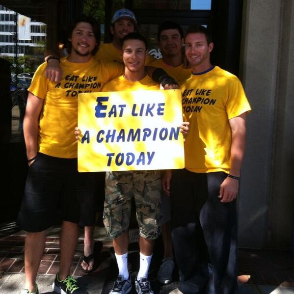 FatboyFriday's tweet photo. Eat Like A Champion Today! #FBF @carter2bell @KoolandtheLang http://t.co/oqRx8IpH32