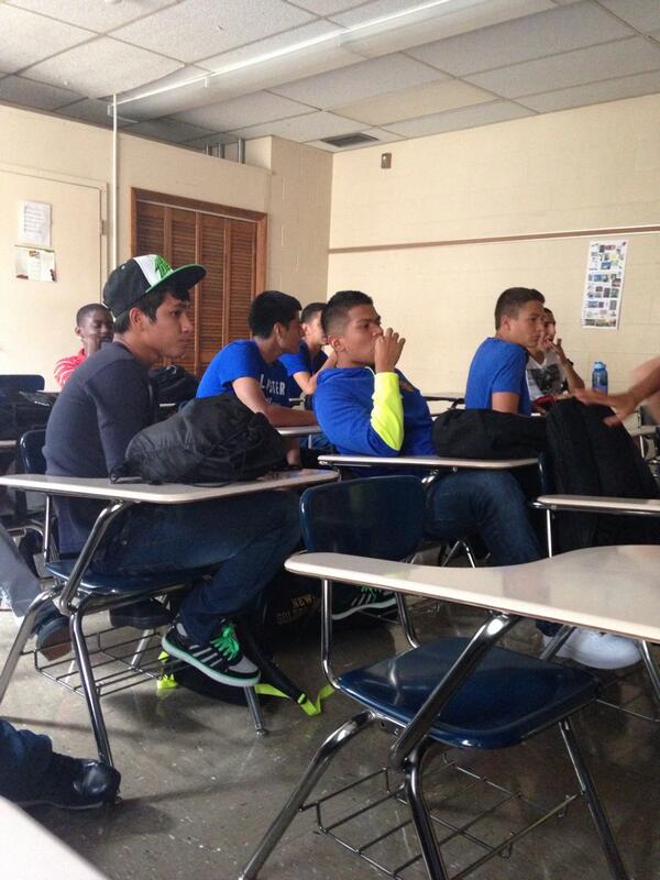 apimpnamedchico's tweet image. Having soccer 101 after school #VarsityProblems