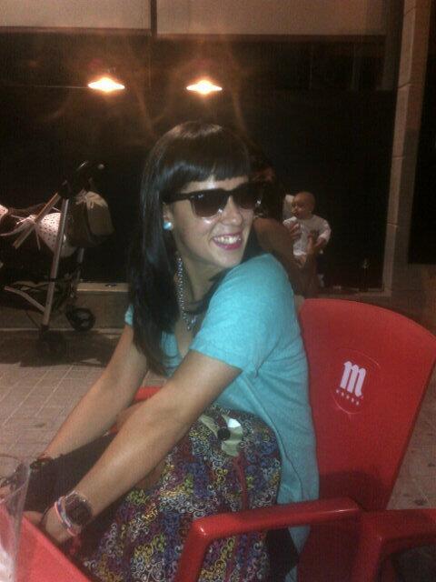 chpati86's tweet photo. Con la evarista con sus gafas mal aires @Evaiprou jiji http://t.co/TnuSa2bvcY