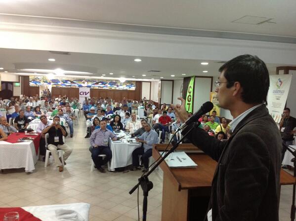 El senador Camilo Romero saluda la junta CONFEDERAL de la CGT, y nos agradece la presencia en los conflictos