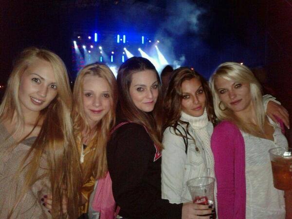 SCNeusS's tweet photo. supermartxe fiestas guada @Andrea_Perezzz @JesykaMP http://t.co/MyWQ07Wrpl