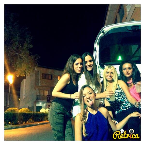martamezquita's tweet photo. Con mis chicas @Mariablb17 @AfricaMontoliu @anandablb @Judithblb http://t.co/TgQor60TQh