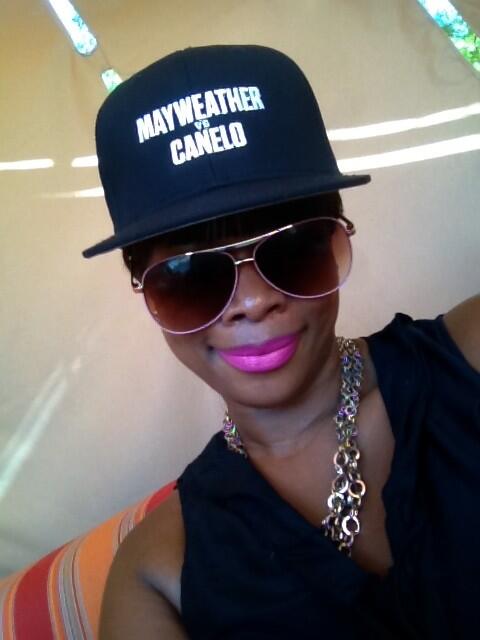 treschicstyle's tweet image. @TatooTheOne getting the crowd pumped at @MayweatherPromo #TheOnePromo at @MGMGrand Pool #VIPRocks