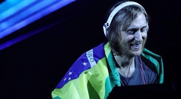 yuk_sz's tweet photo. David Gueta no Rock in Rio 😍 http://t.co/fZClk9no7a