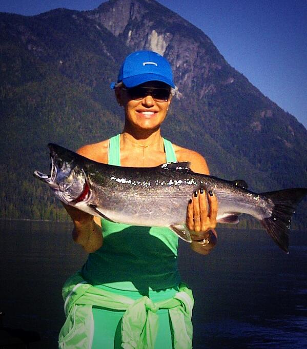 YolandaHadid's tweet image. ❤Salmon Sushi for dinner tonight #DesolationSound #WeEatWhatWeCatch