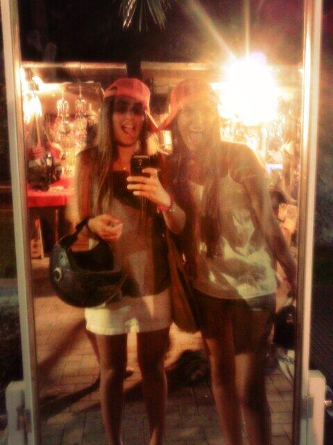 IsaRein's tweet photo. Muchiiiiisimaa felicidades a mii rochuuu!!! Diafruta un monton de tus 16 wapixiiiimaa! Que te quieroo un monton http://t.co/JrN2rryMRn