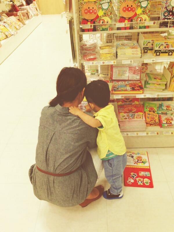 taaamaaa23's tweet photo. 夜勤前…全然眠れなーい。
だから夜勤中に激しく睡魔に襲われるんだよなぁ。。
さ、寝よ。 http://t.co/xYVJzdRsue