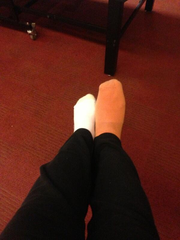 B_Sloat11's tweet image. Life of a college student: makeshift medical equipment #fracture/sprainedtoe #7socks #andanelbowbrace