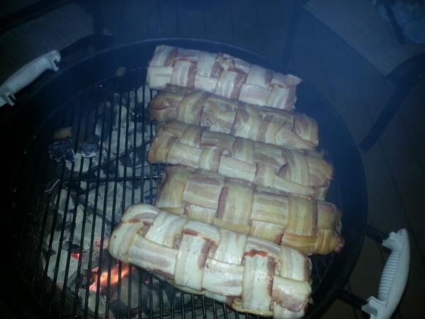 mistermattfoley's tweet image. Gameday starts the night before. Bacon explosions on the grill.
 Beargating.blogspot.com
#baconexplosion #gobears