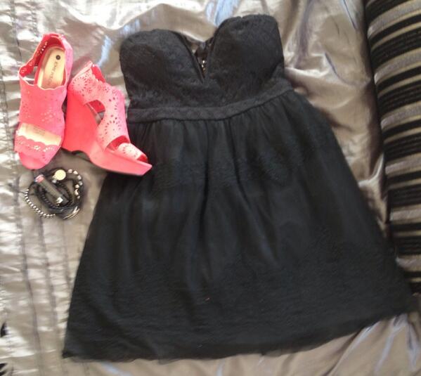 itsSHAYLAyo's tweet photo. Semi-Formal stuff almost complete ✔ http://t.co/x57J65yGQf