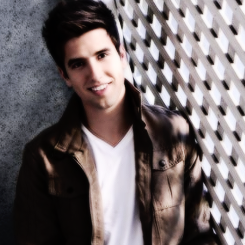 basicallyjm's tweet photo. RT If you remember when this was Logan's icon!!
#HappyBirthdayLogan http://t.co/UNPUFzsPdC