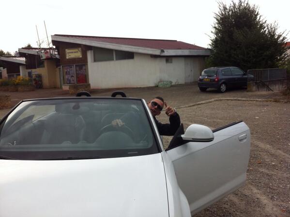 AlpekIzi's tweet photo. Braaaaaaahyce hahaaaa bande d'enfoirey audi s line cab #rich #gold #audi #sline #grosbonnet #tkt #izi http://t.co/Hd3Scrv2Xn