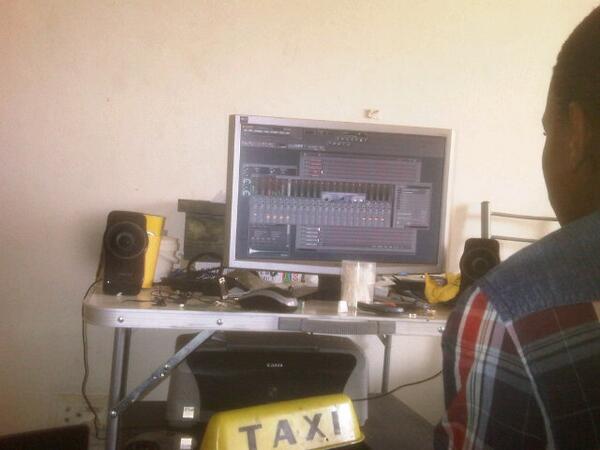 Baps_Deejay's tweet photo. Working on #MidnightSavaging with @djAbleK http://t.co/KYumXmAm8Y