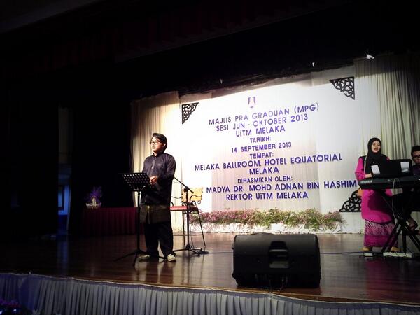 ExcentricM's tweet image. Now we're at Equatorial Hotel, Melaka. Performing for Majlis Pra Graduan UiTM Melaka.