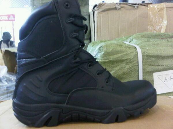 Sepatu_online tweet media