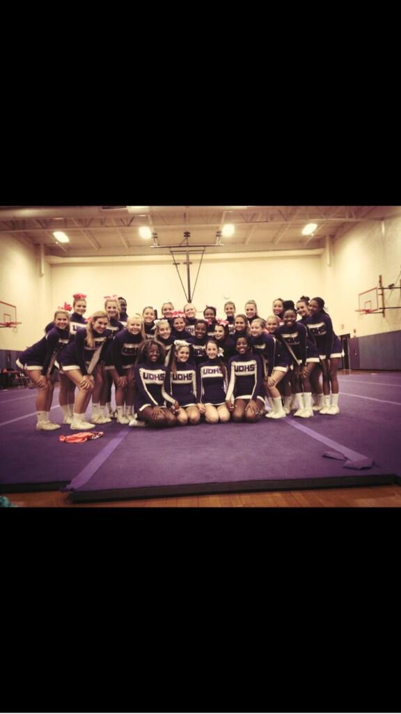 jteap1's tweet photo. Babes #udjv 👑💜💛 http://t.co/m0zUM4f6HY