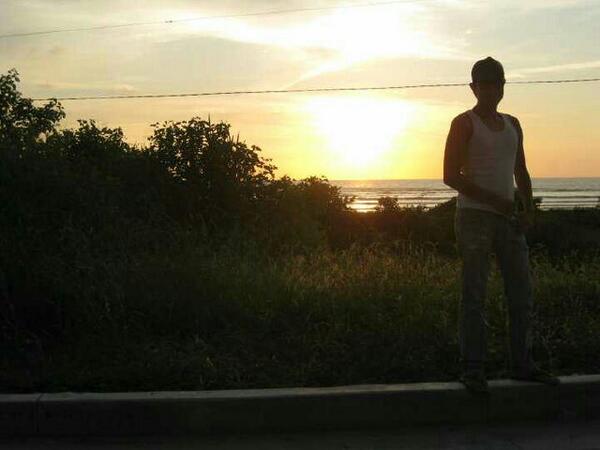 greg07's tweet photo. Que buen dia de playa http://t.co/043vKBdQBS