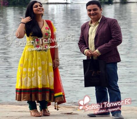 poojabatra5's tweet image. OMG #Deaddddd  "@Sakshi_Tanwarfc: #SakshiTanwar's look in HarGharKuchKehtaHai.isn't she looking simply gorgeous! http://t.co/Xe9ugIRsSN""